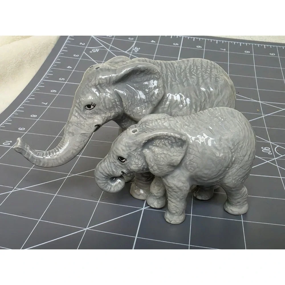 Westland Giftware Elephant Salt and Pepper Shakers Magnetic Ceramic Gray Set